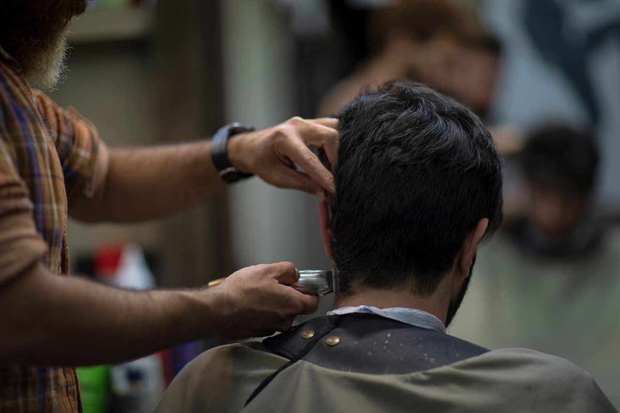 Clippers taking a fade up the back of the head